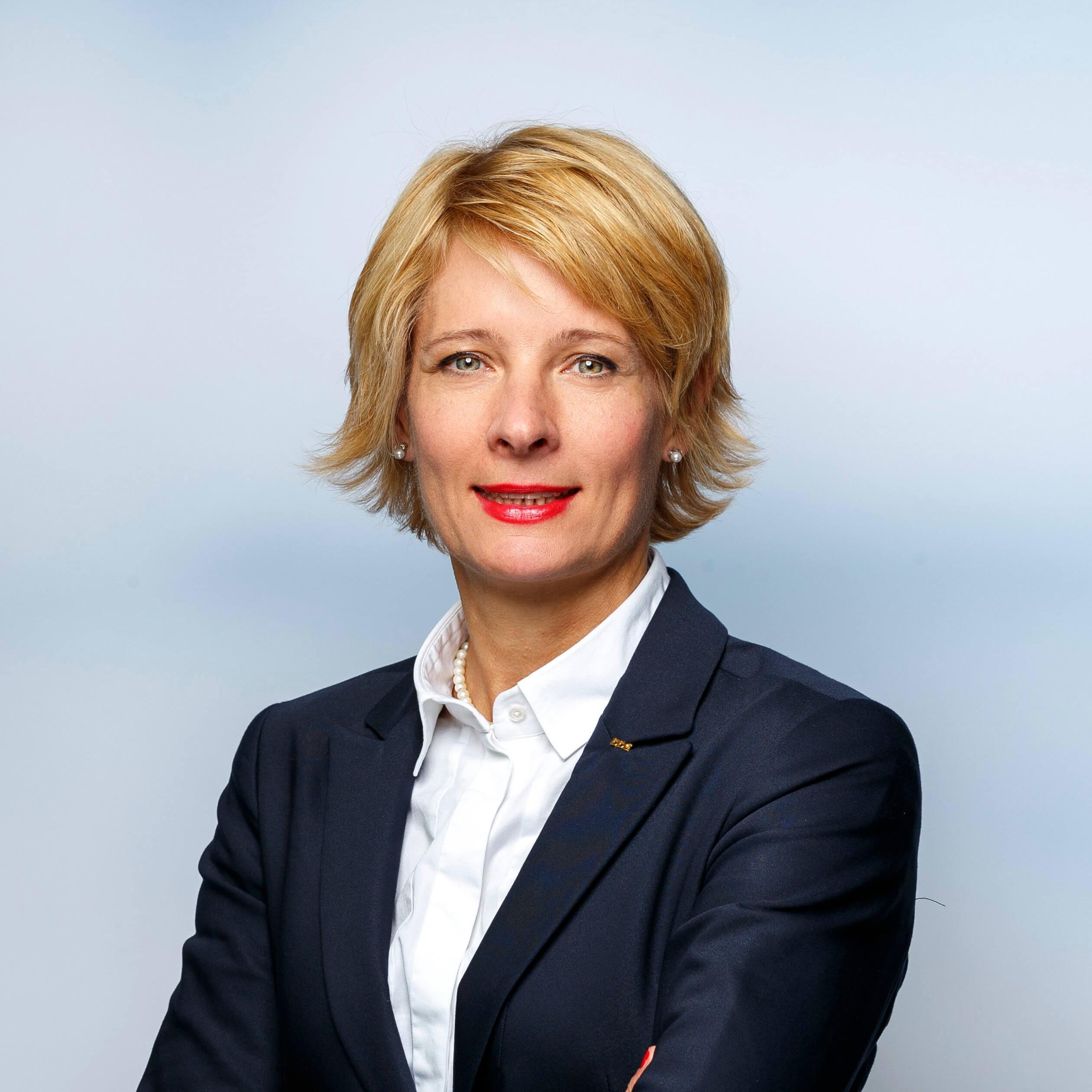 Barbara Bitzer in Businessoutfit